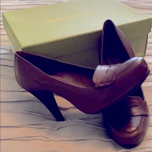 Brown pumps